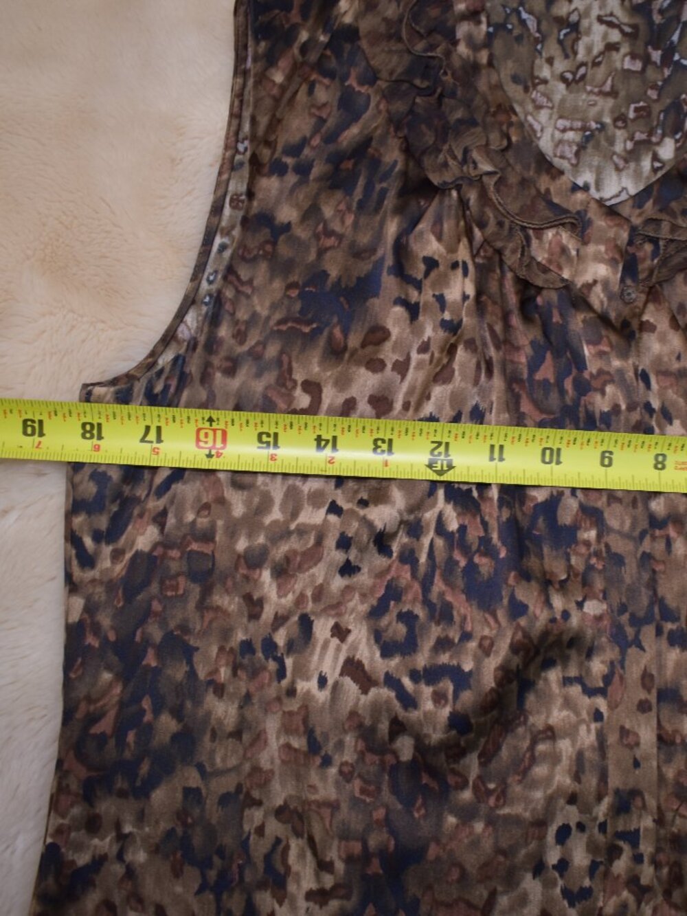Elie Tahari Silk Sleeveless Blouse Brown Animal Print Ruffle Neck Top Medium - Picture 10 of 12